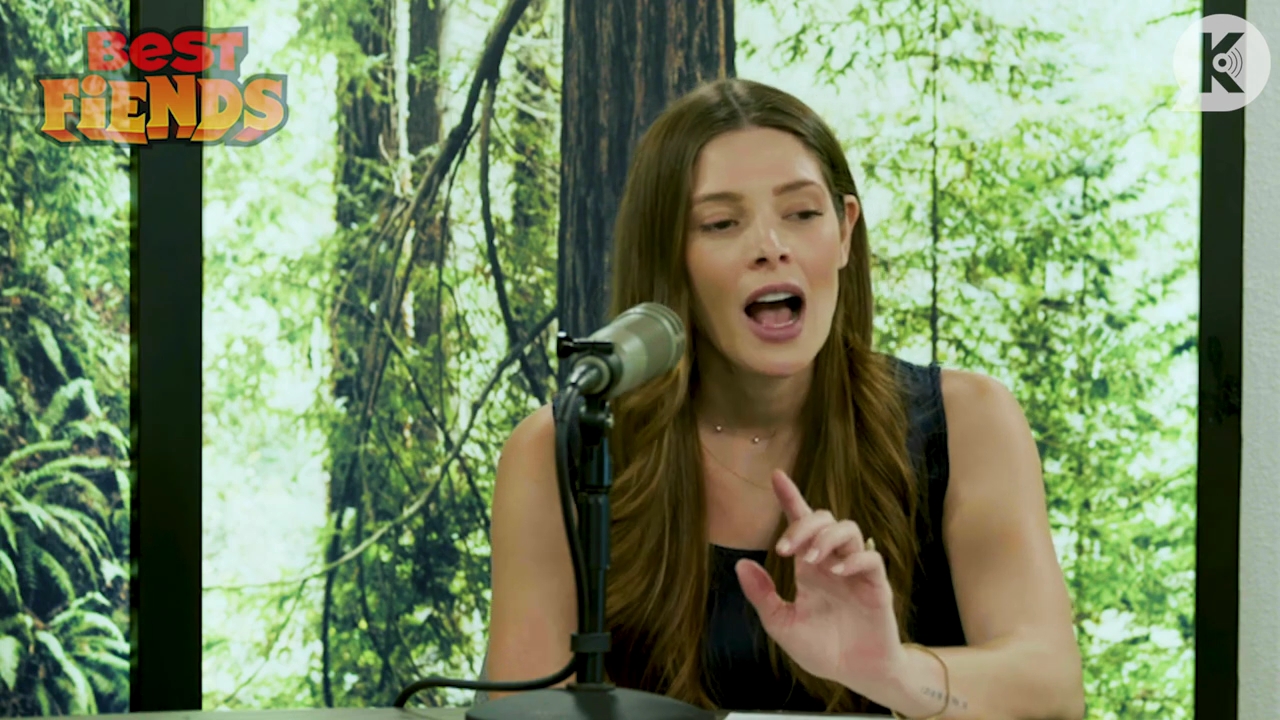 Ashley-Greene-dot-nl_TheTwilightEffect-BreakingDawnPart2-RewatchPart1of3-2043.jpg