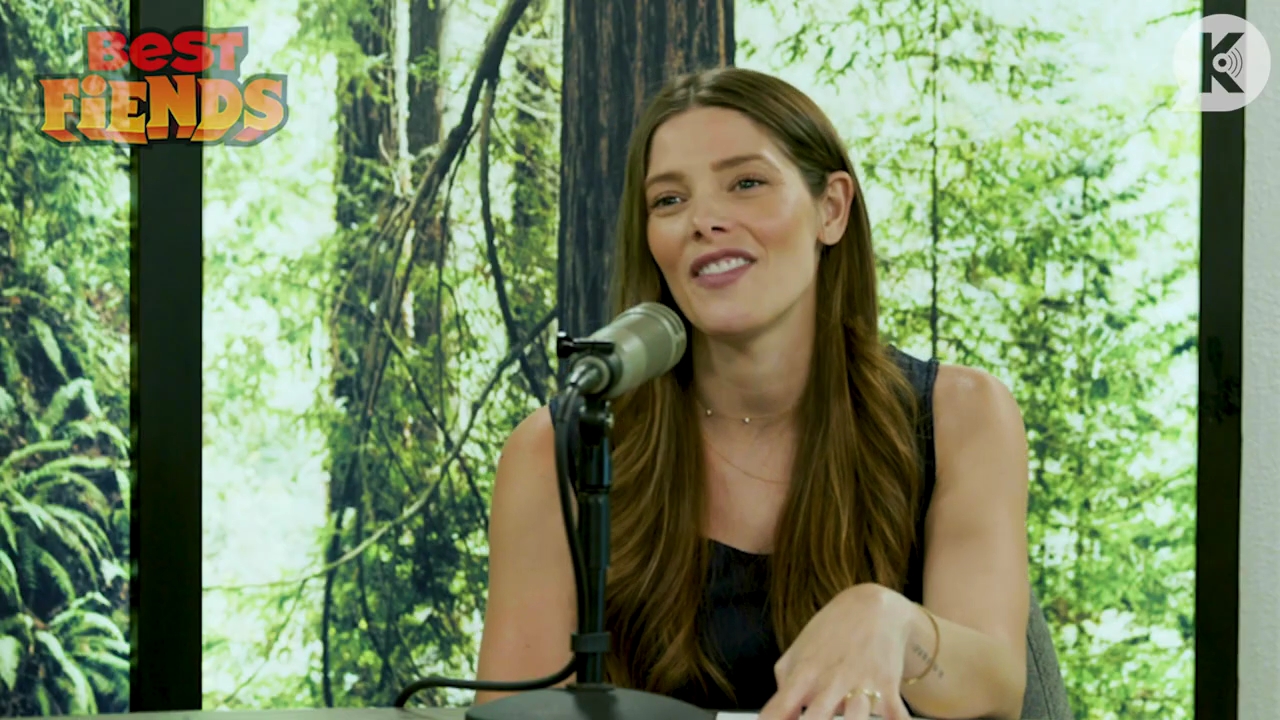 Ashley-Greene-dot-nl_TheTwilightEffect-BreakingDawnPart2-RewatchPart1of3-2066.jpg