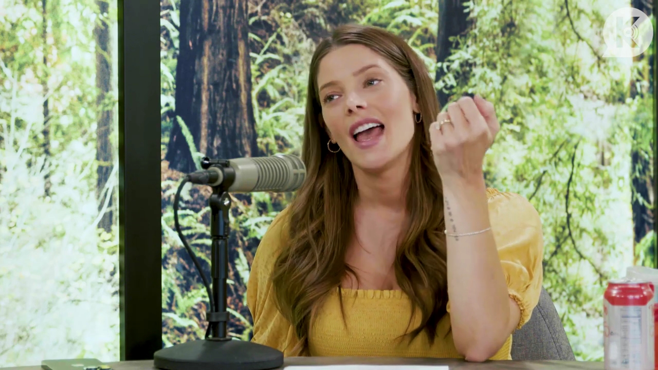 Ashley-Greene-dot-nl_TheTwilightEffect-BreakingDawnPart2-RewatchPart1of3-2139.jpg