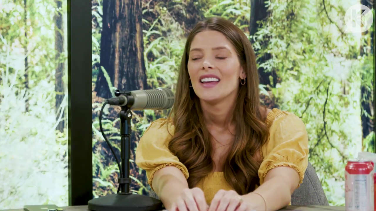 Ashley-Greene-dot-nl_TheTwilightEffect-BreakingDawnPart2-RewatchPart1of3-2170.jpg