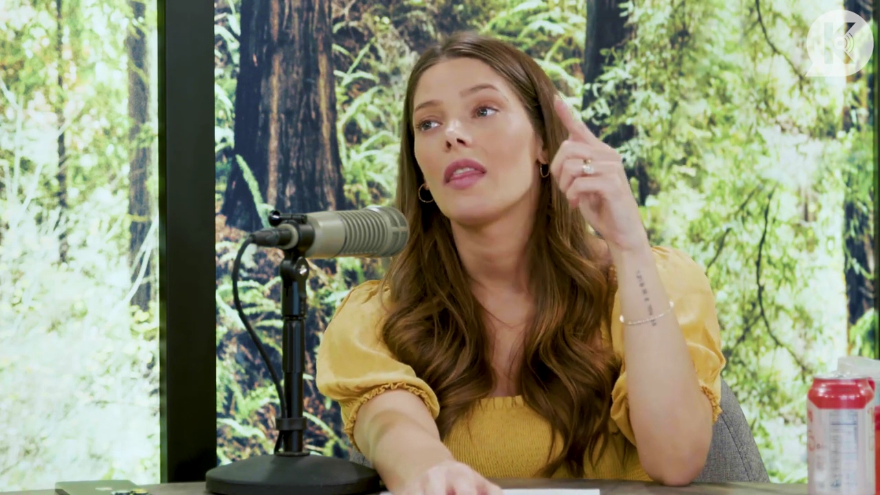 Ashley-Greene-dot-nl_TheTwilightEffect-BreakingDawnPart2-RewatchPart1of3-2188.jpg