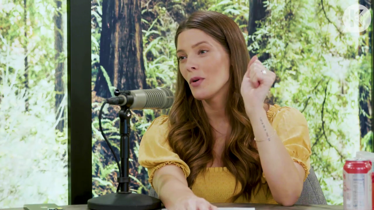 Ashley-Greene-dot-nl_TheTwilightEffect-BreakingDawnPart2-RewatchPart1of3-2197.jpg