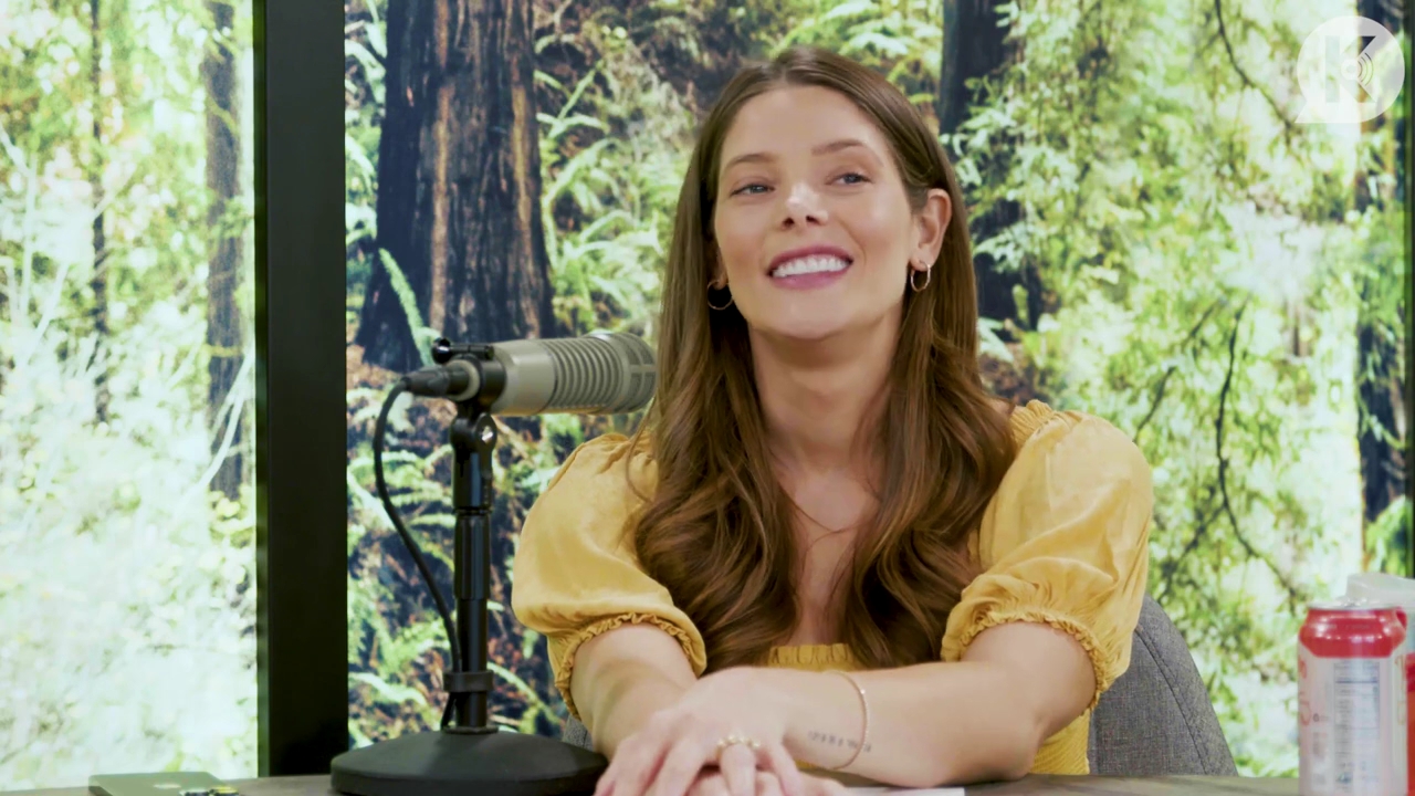 Ashley-Greene-dot-nl_TheTwilightEffect-BreakingDawnPart2-RewatchPart1of3-2209.jpg