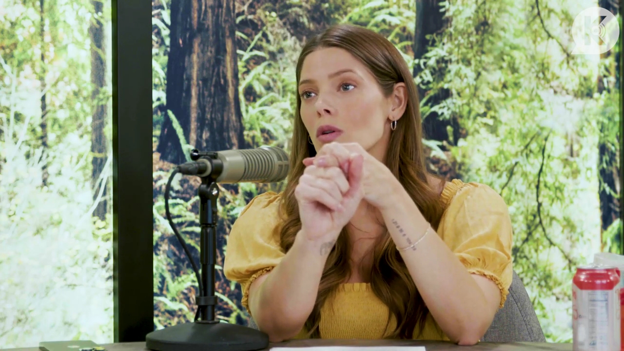 Ashley-Greene-dot-nl_TheTwilightEffect-BreakingDawnPart2-RewatchPart1of3-2252.jpg