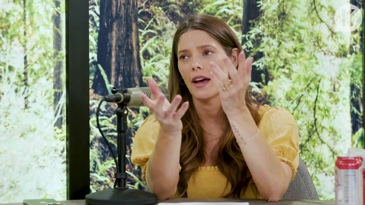 Ashley-Greene-dot-nl_TheTwilightEffect-BreakingDawnPart2-RewatchPart1of3-2255.jpg