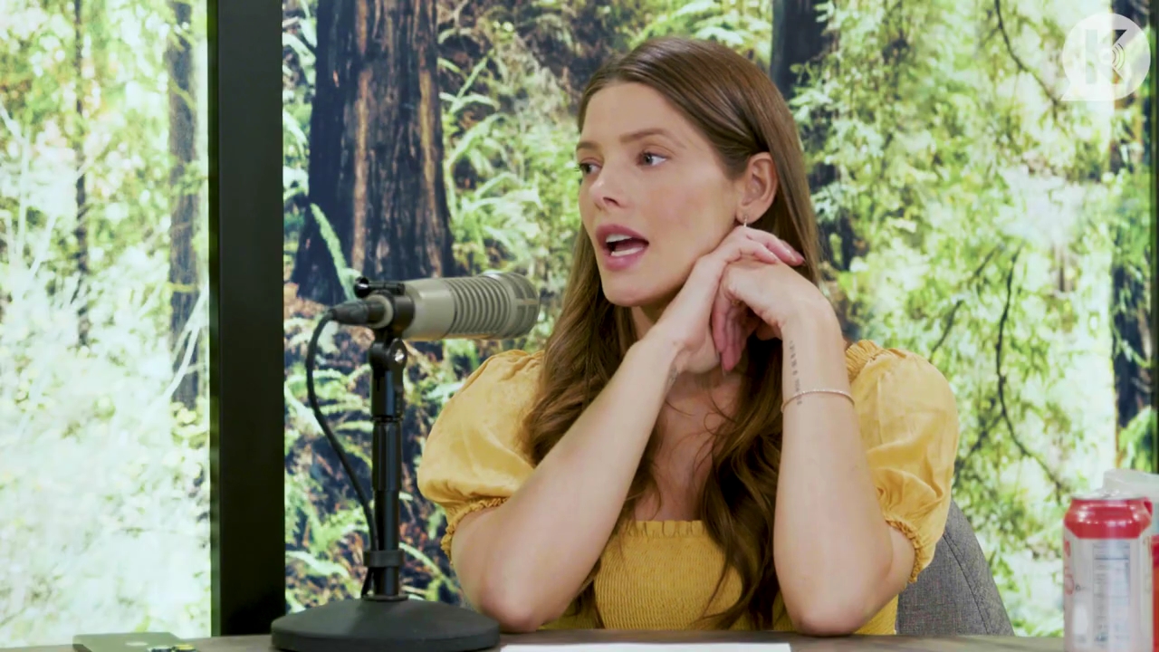 Ashley-Greene-dot-nl_TheTwilightEffect-BreakingDawnPart2-RewatchPart1of3-2291.jpg