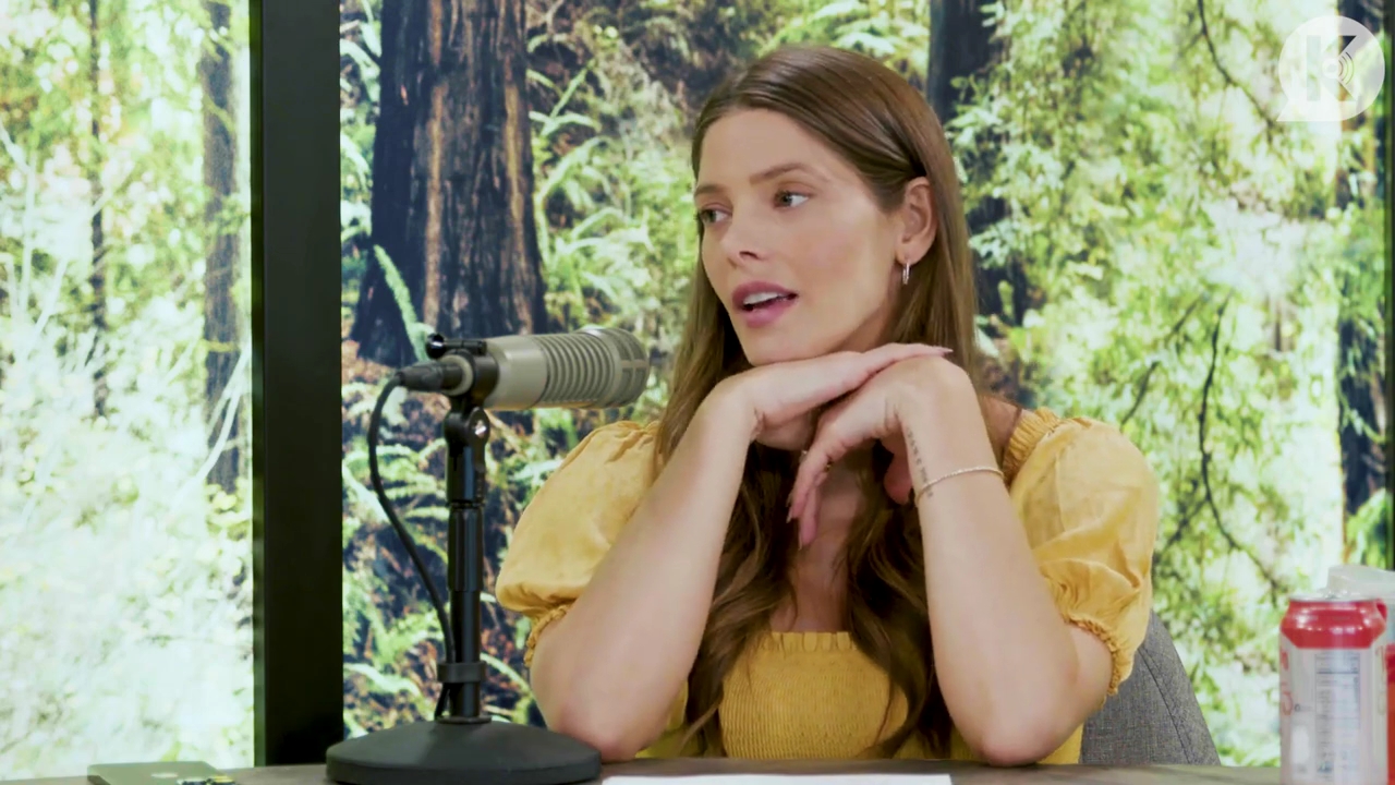 Ashley-Greene-dot-nl_TheTwilightEffect-BreakingDawnPart2-RewatchPart1of3-2304.jpg