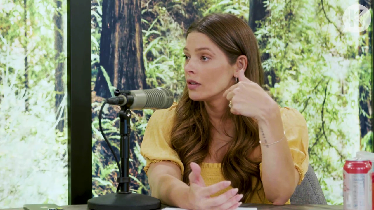 Ashley-Greene-dot-nl_TheTwilightEffect-BreakingDawnPart2-RewatchPart1of3-2349.jpg