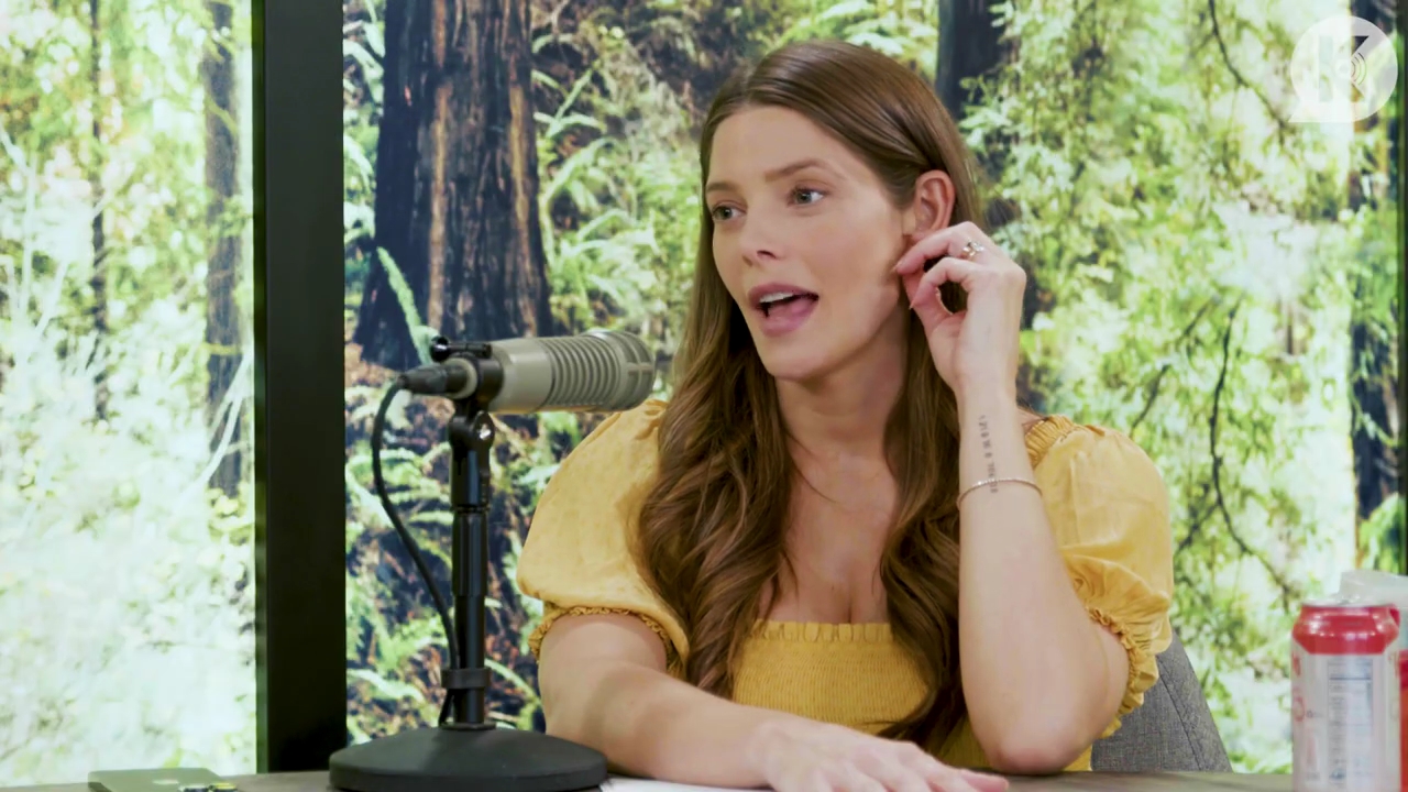 Ashley-Greene-dot-nl_TheTwilightEffect-BreakingDawnPart2-RewatchPart1of3-2379.jpg