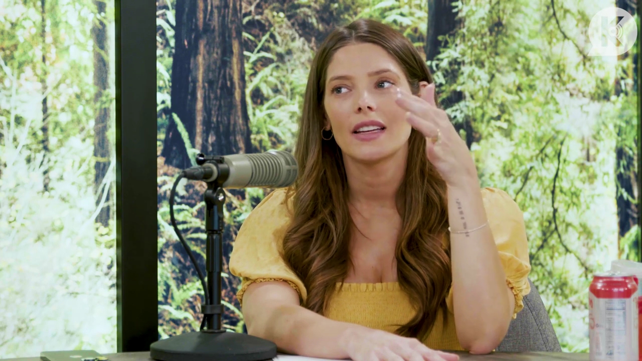 Ashley-Greene-dot-nl_TheTwilightEffect-BreakingDawnPart2-RewatchPart1of3-2386.jpg