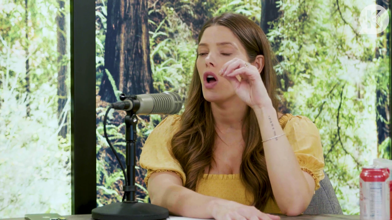Ashley-Greene-dot-nl_TheTwilightEffect-BreakingDawnPart2-RewatchPart1of3-2396.jpg