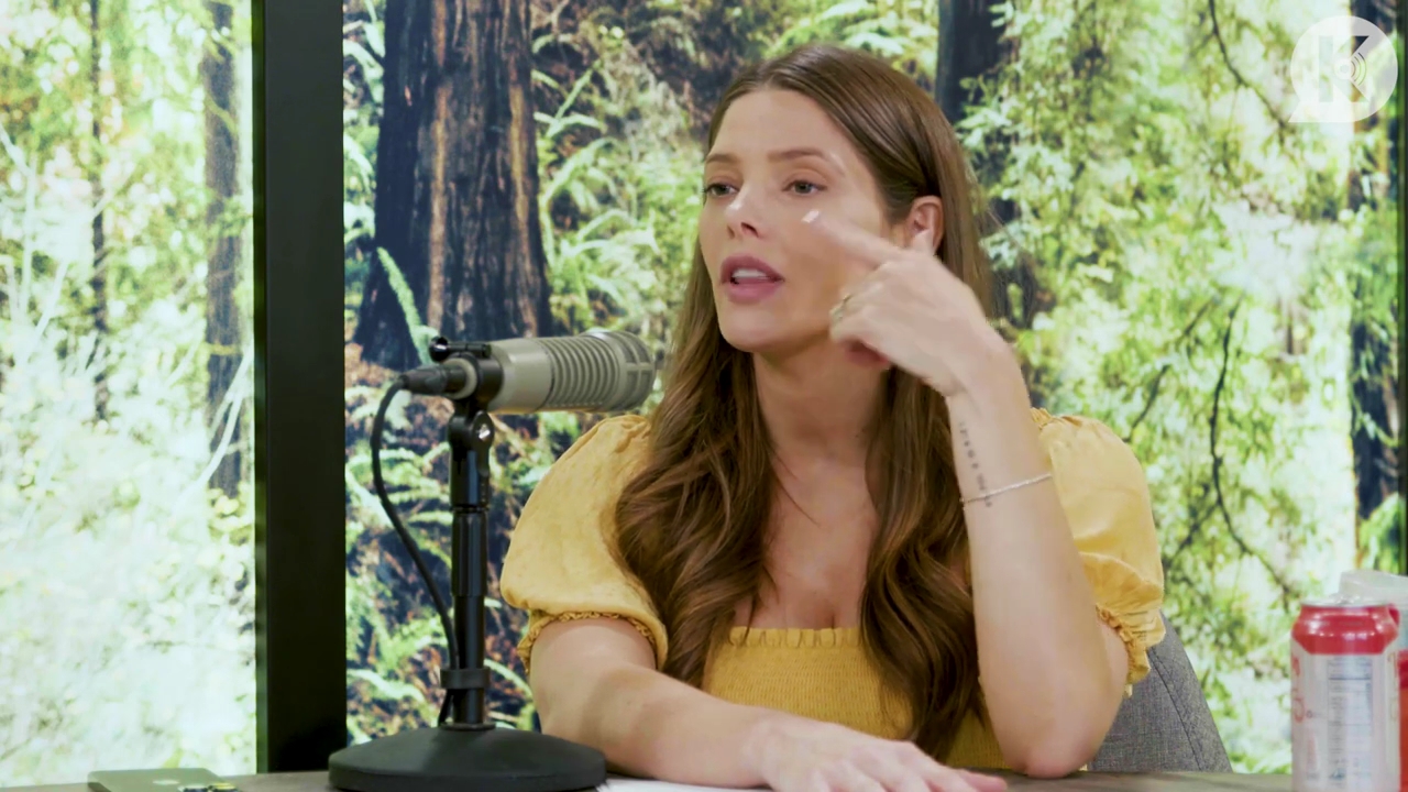 Ashley-Greene-dot-nl_TheTwilightEffect-BreakingDawnPart2-RewatchPart1of3-2397.jpg Ashley-Greene-dot-nl_TheTwilightEffect-BreakingDawnPart2-RewatchPart1of3-2397.jpg