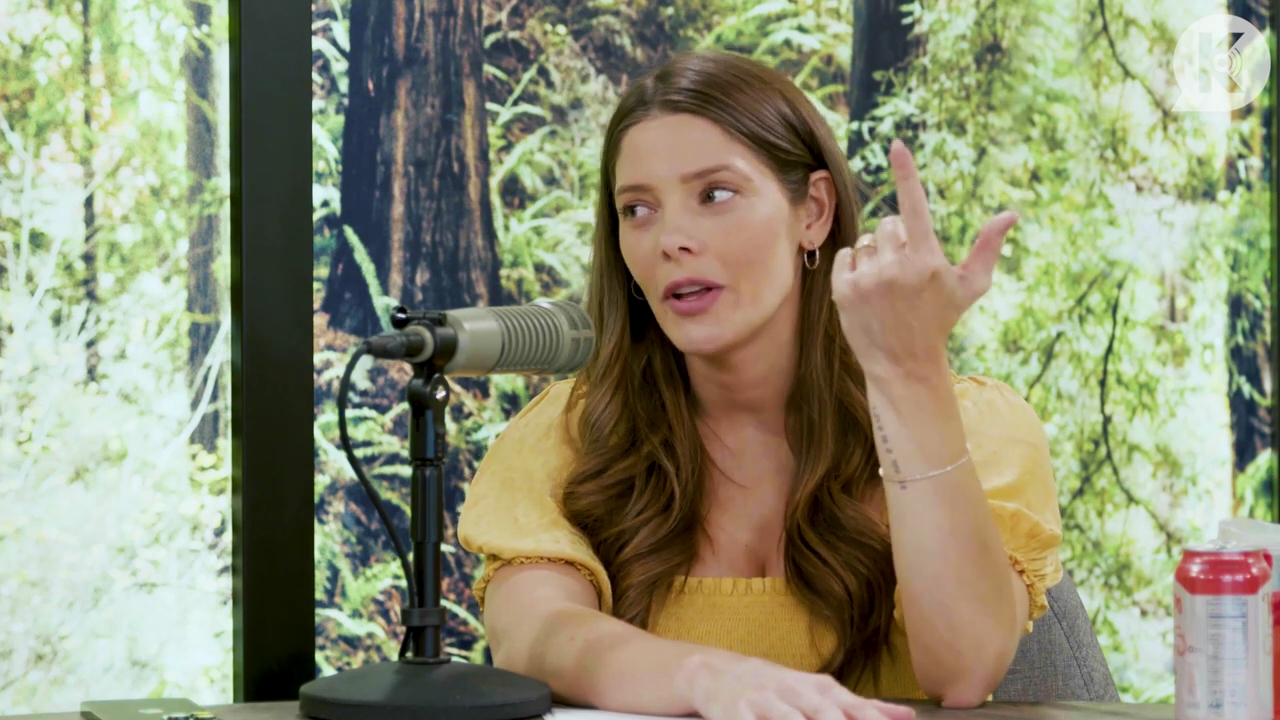 Ashley-Greene-dot-nl_TheTwilightEffect-BreakingDawnPart2-RewatchPart1of3-2404.jpg