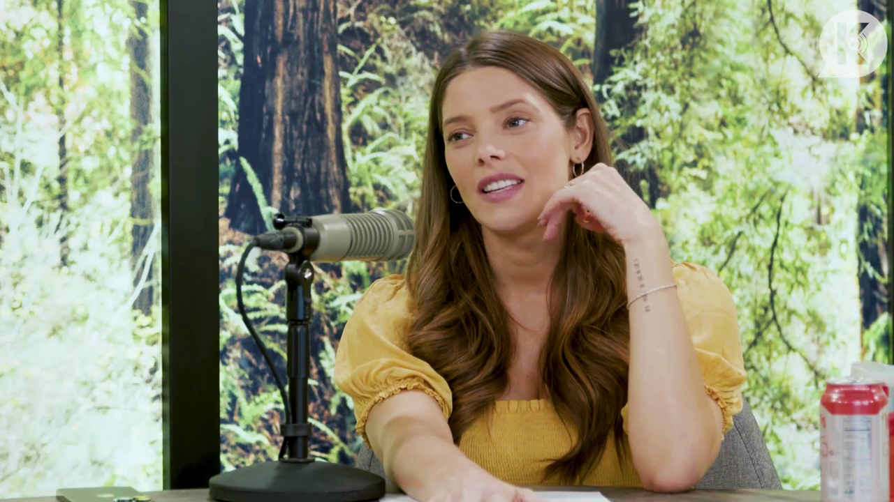 Ashley-Greene-dot-nl_TheTwilightEffect-BreakingDawnPart2-RewatchPart1of3-2539.jpg