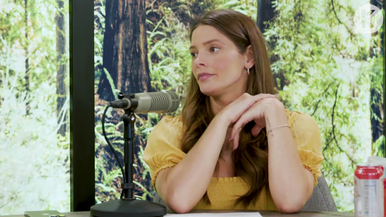 Ashley-Greene-dot-nl_TheTwilightEffect-BreakingDawnPart2-RewatchPart1of3-2631.jpg