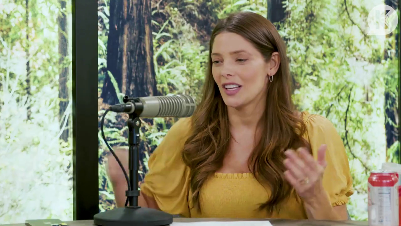 Ashley-Greene-dot-nl_TheTwilightEffect-BreakingDawnPart2-RewatchPart1of3-2678.jpg