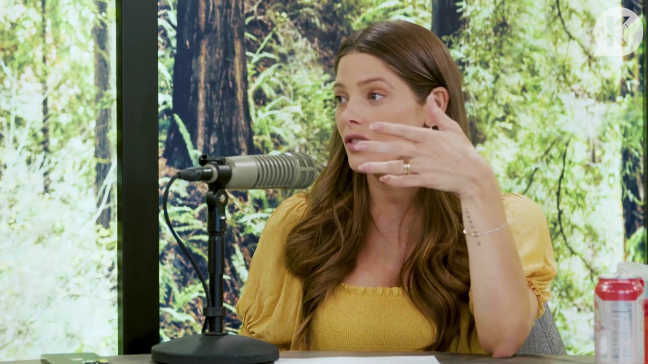 Ashley-Greene-dot-nl_TheTwilightEffect-BreakingDawnPart2-RewatchPart1of3-2726.jpg