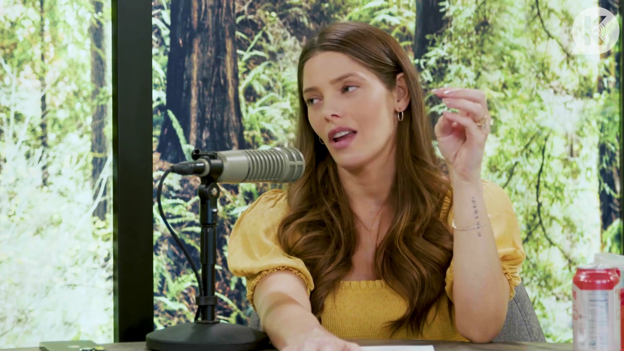 Ashley-Greene-dot-nl_TheTwilightEffect-BreakingDawnPart2-RewatchPart1of3-2818.jpg