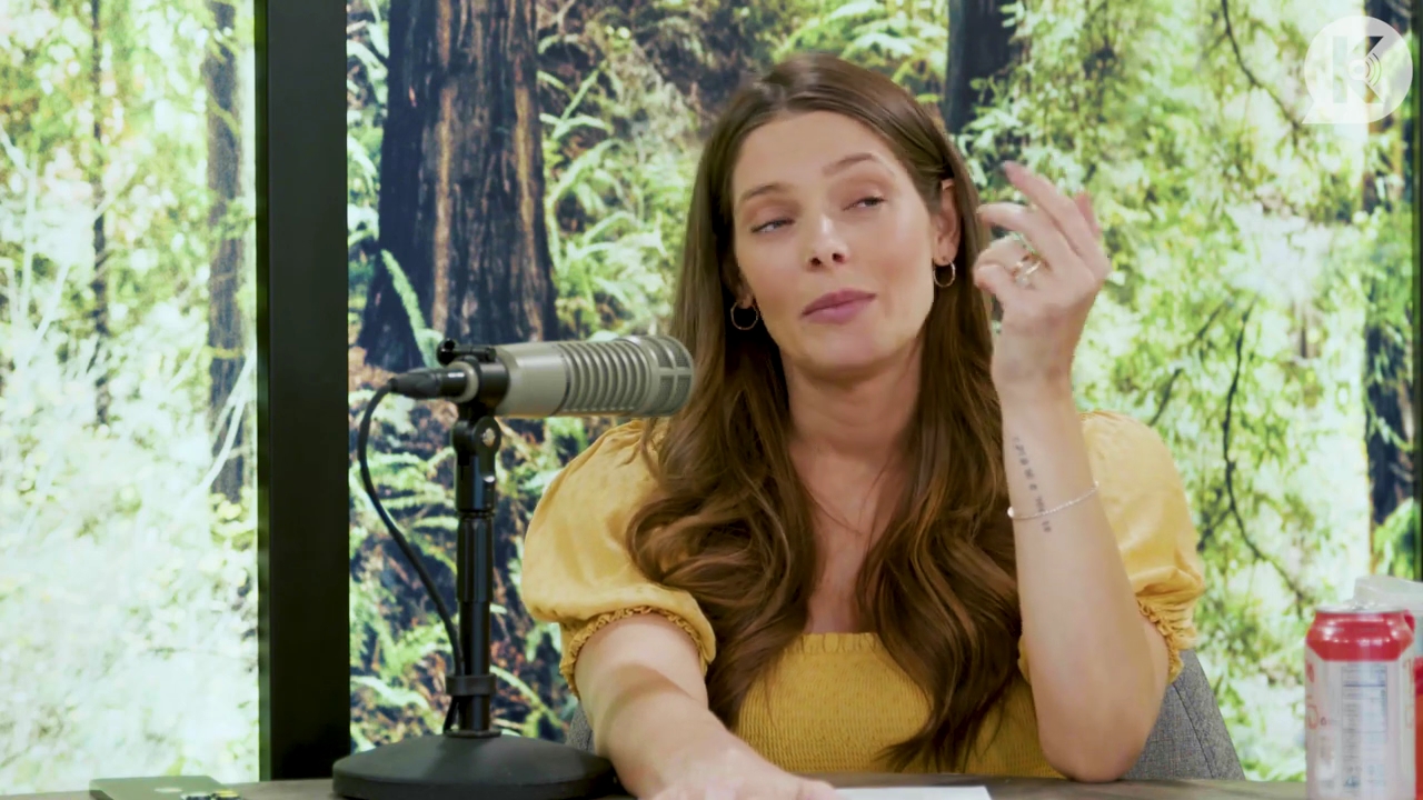 Ashley-Greene-dot-nl_TheTwilightEffect-BreakingDawnPart2-RewatchPart1of3-2832.jpg