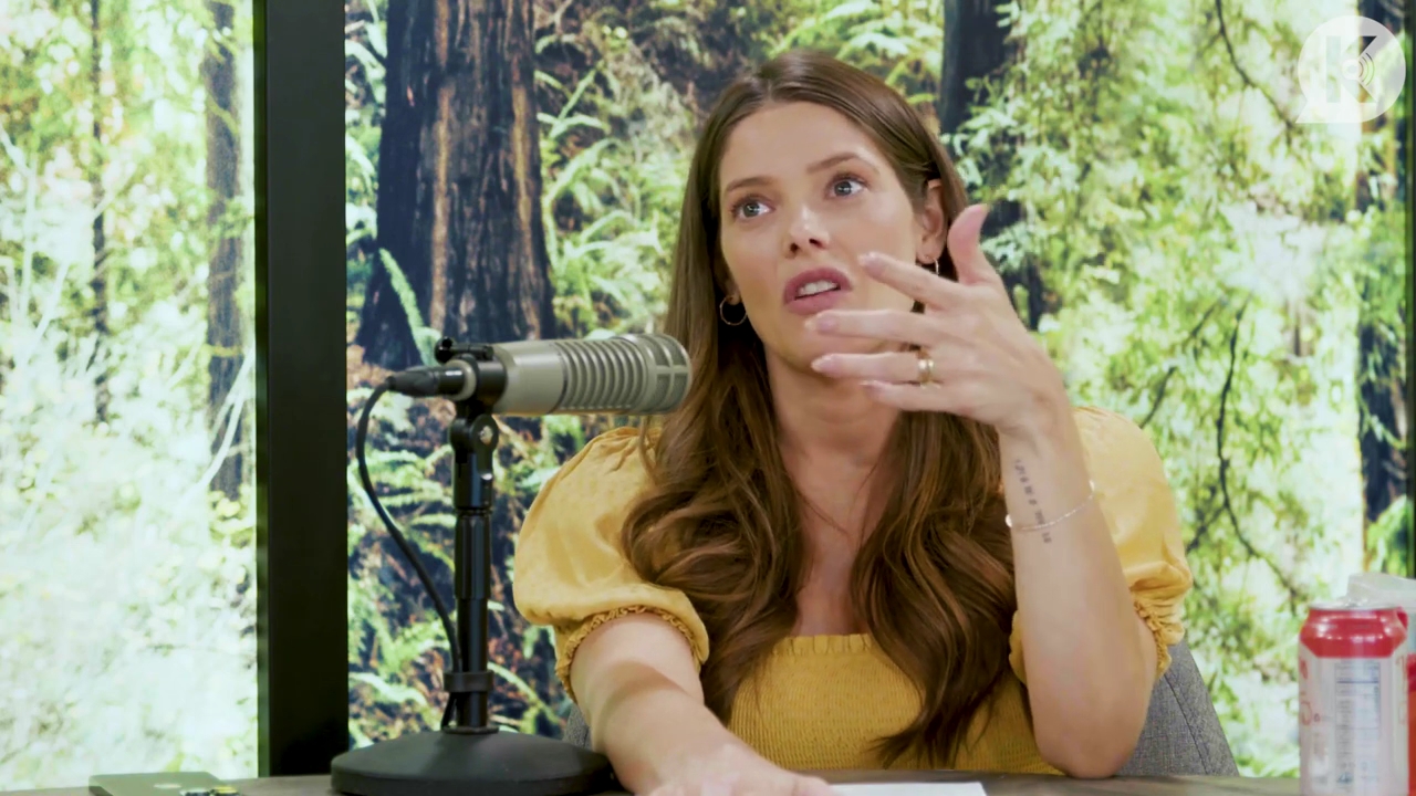 Ashley-Greene-dot-nl_TheTwilightEffect-BreakingDawnPart2-RewatchPart1of3-2833.jpg