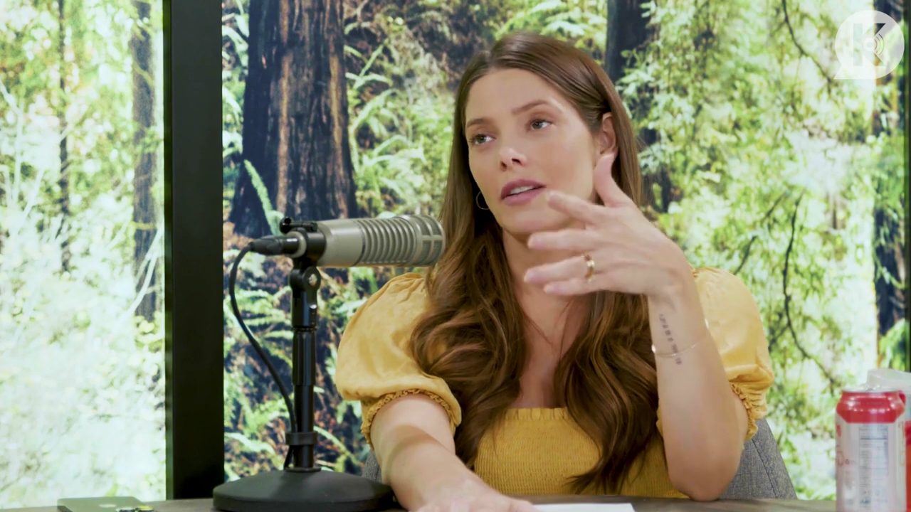 Ashley-Greene-dot-nl_TheTwilightEffect-BreakingDawnPart2-RewatchPart1of3-2836.jpg
