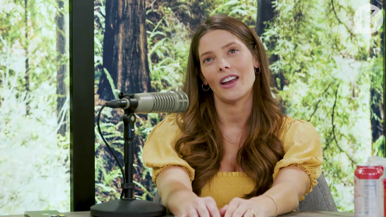 Ashley-Greene-dot-nl_TheTwilightEffect-BreakingDawnPart2-RewatchPart1of3-2860.jpg