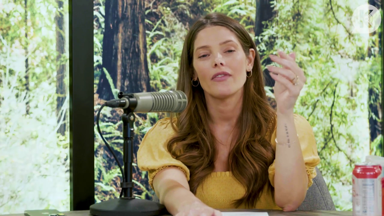 Ashley-Greene-dot-nl_TheTwilightEffect-BreakingDawnPart2-RewatchPart1of3-2869.jpg