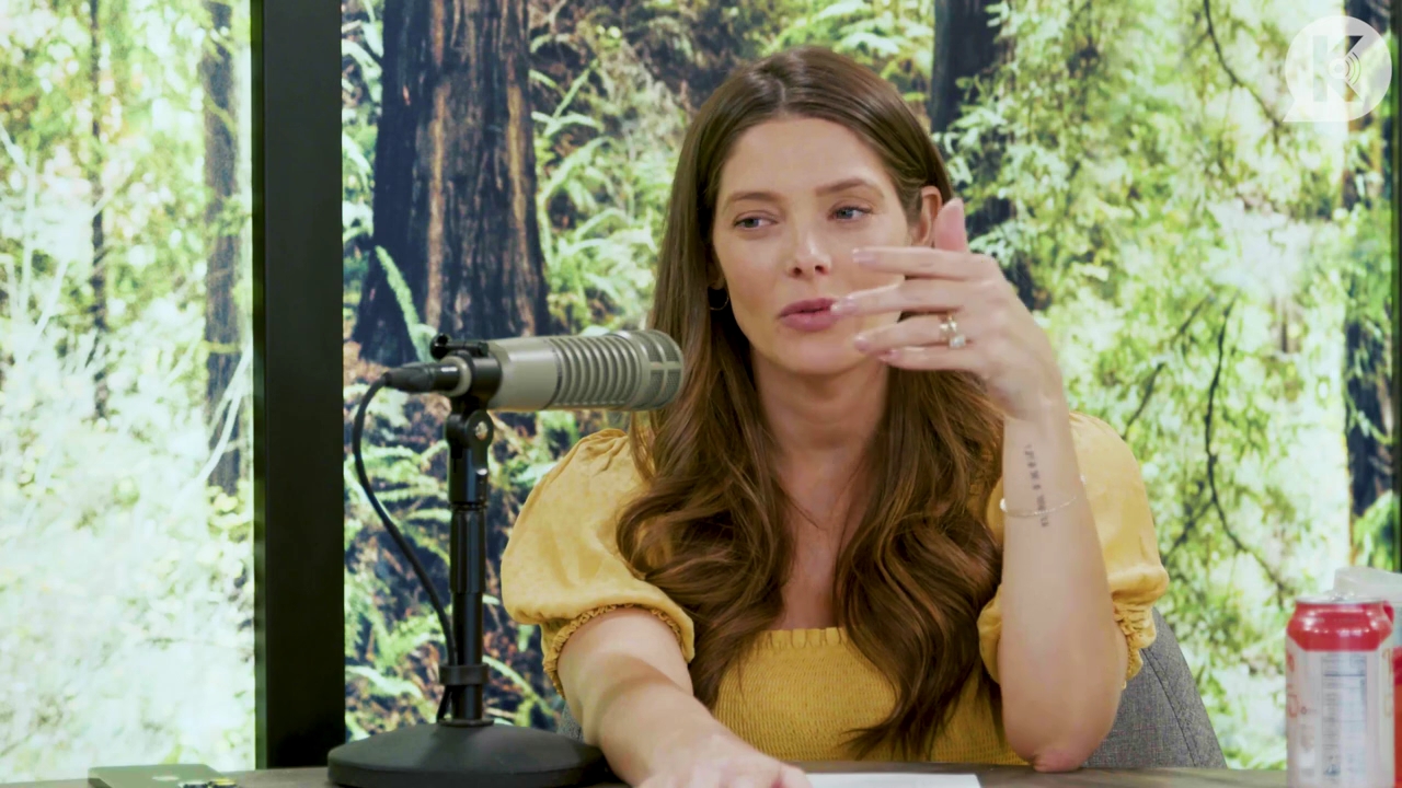 Ashley-Greene-dot-nl_TheTwilightEffect-BreakingDawnPart2-RewatchPart1of3-2870.jpg