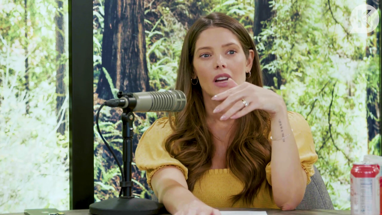 Ashley-Greene-dot-nl_TheTwilightEffect-BreakingDawnPart2-RewatchPart1of3-2871.jpg