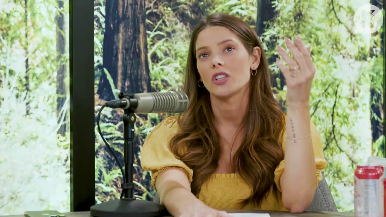 Ashley-Greene-dot-nl_TheTwilightEffect-BreakingDawnPart2-RewatchPart1of3-2885.jpg