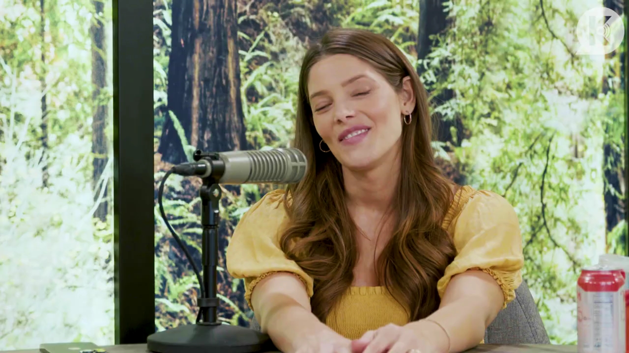 Ashley-Greene-dot-nl_TheTwilightEffect-BreakingDawnPart2-RewatchPart1of3-2910.jpg