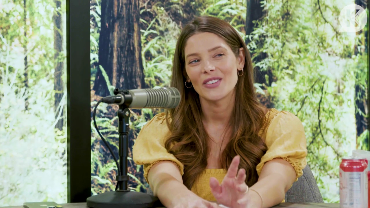 Ashley-Greene-dot-nl_TheTwilightEffect-BreakingDawnPart2-RewatchPart1of3-2912.jpg