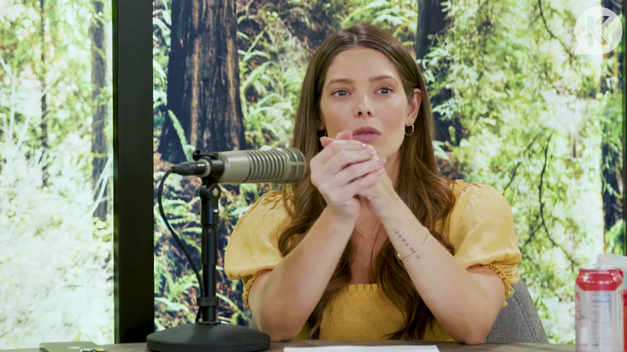 Ashley-Greene-dot-nl_TheTwilightEffect-BreakingDawnPart2-RewatchPart1of3-2920.jpg