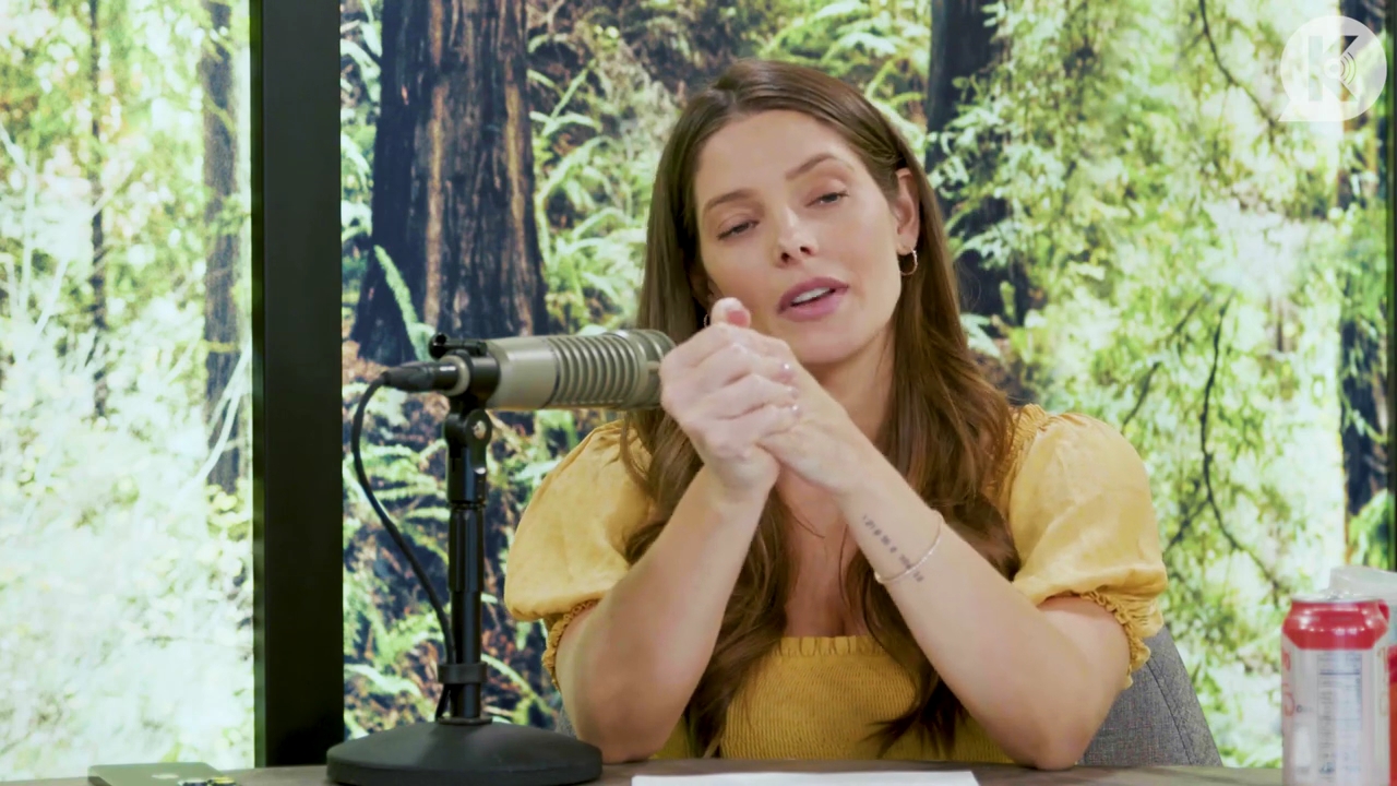 Ashley-Greene-dot-nl_TheTwilightEffect-BreakingDawnPart2-RewatchPart1of3-2922.jpg