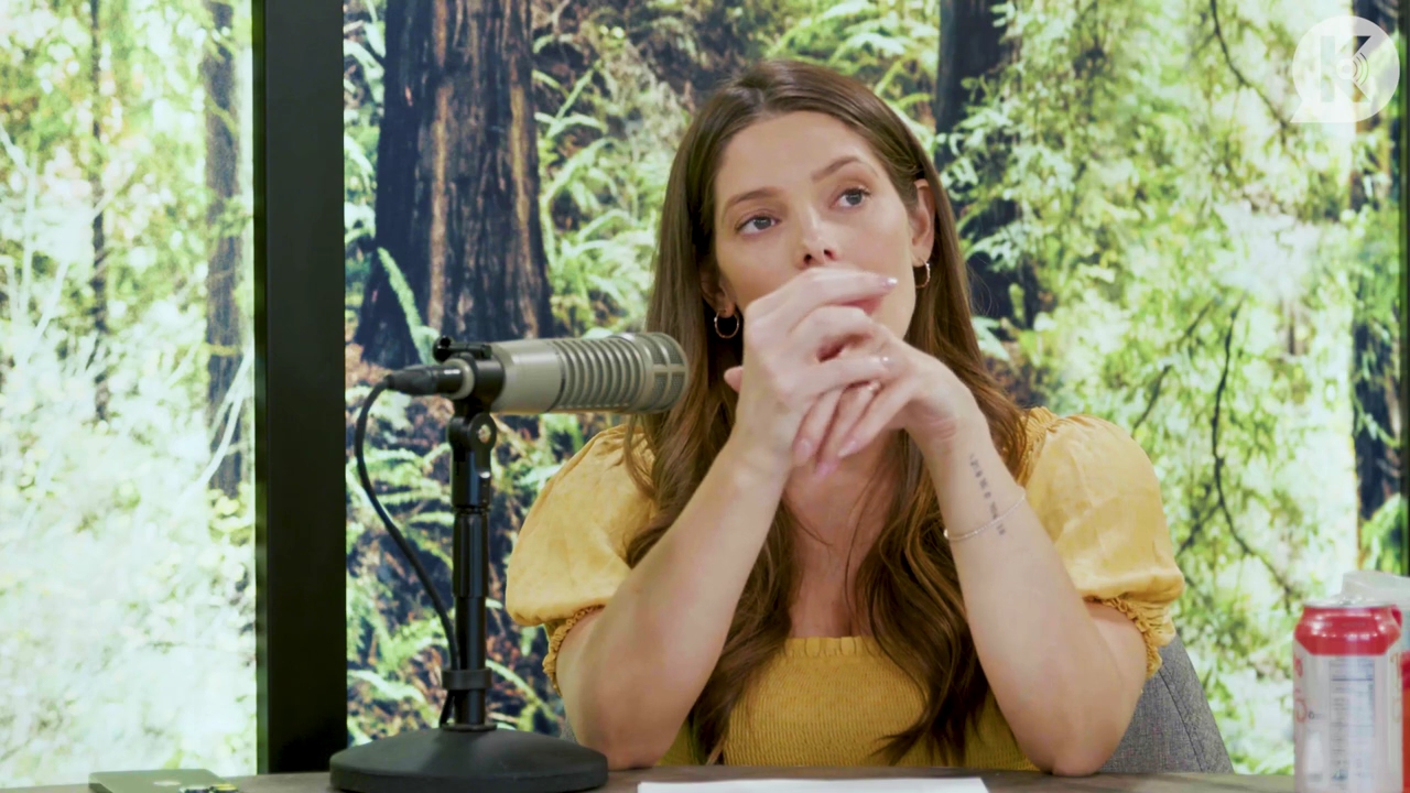 Ashley-Greene-dot-nl_TheTwilightEffect-BreakingDawnPart2-RewatchPart1of3-2924.jpg