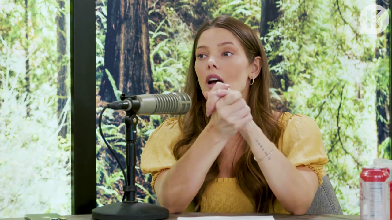 Ashley-Greene-dot-nl_TheTwilightEffect-BreakingDawnPart2-RewatchPart1of3-2926.jpg