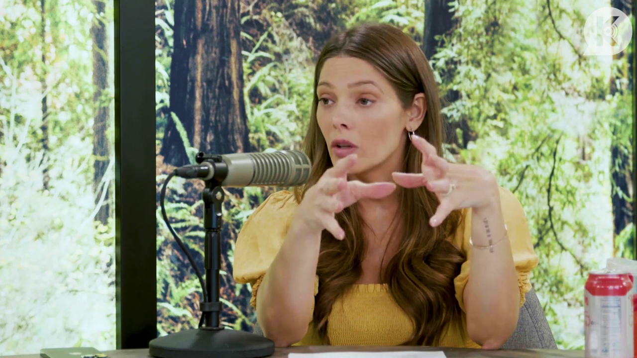 Ashley-Greene-dot-nl_TheTwilightEffect-BreakingDawnPart2-RewatchPart1of3-2930.jpg