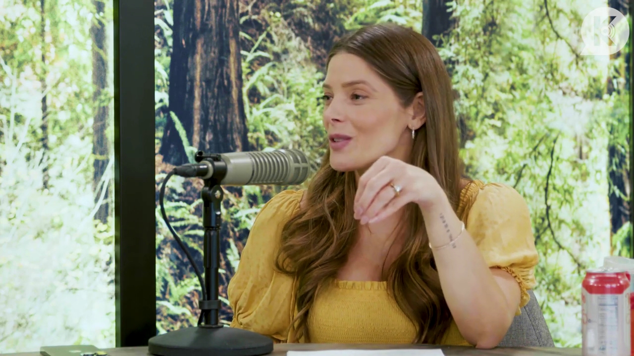 Ashley-Greene-dot-nl_TheTwilightEffect-BreakingDawnPart2-RewatchPart1of3-2942.jpg