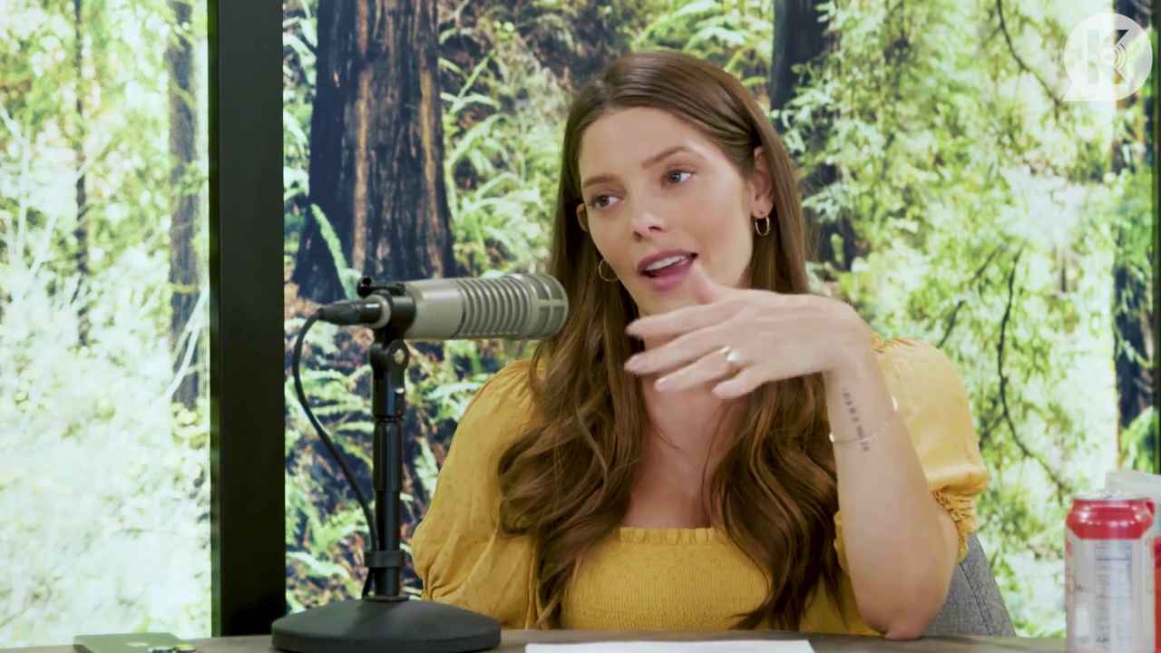 Ashley-Greene-dot-nl_TheTwilightEffect-BreakingDawnPart2-RewatchPart1of3-2951.jpg
