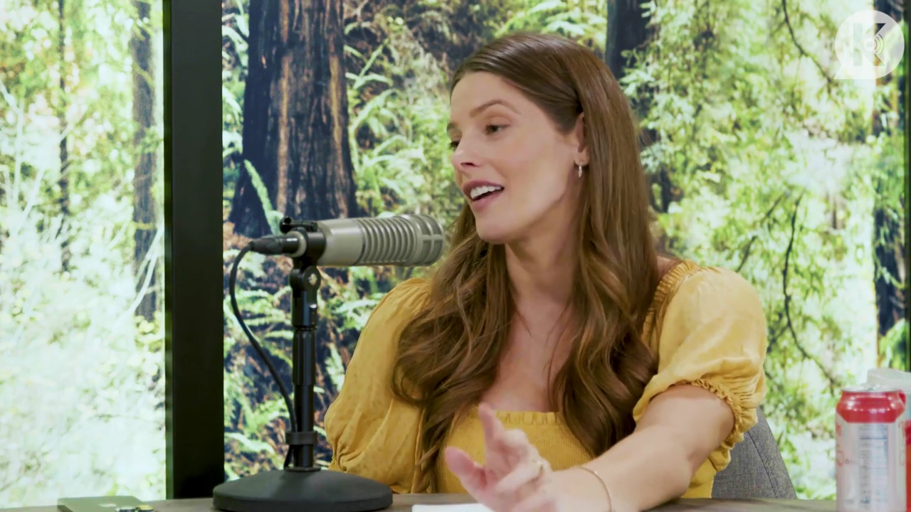 Ashley-Greene-dot-nl_TheTwilightEffect-BreakingDawnPart2-RewatchPart1of3-2956.jpg