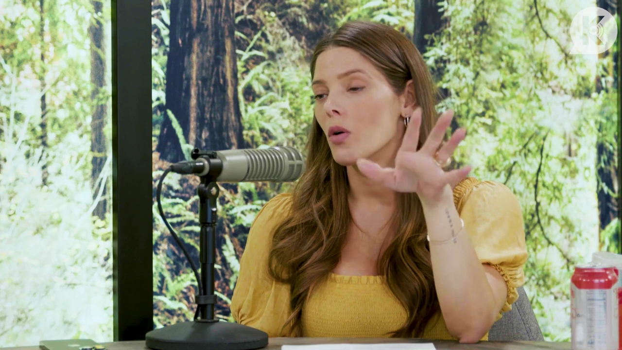 Ashley-Greene-dot-nl_TheTwilightEffect-BreakingDawnPart2-RewatchPart1of3-3007.jpg