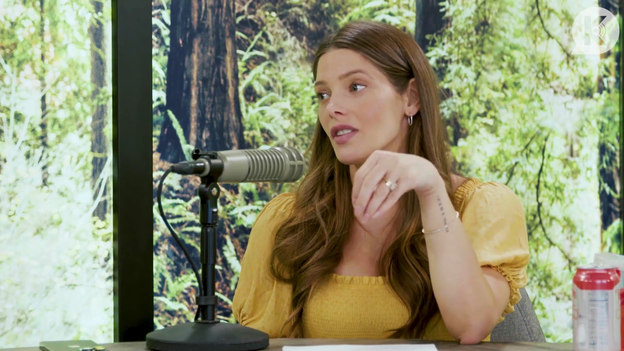 Ashley-Greene-dot-nl_TheTwilightEffect-BreakingDawnPart2-RewatchPart1of3-3009.jpg