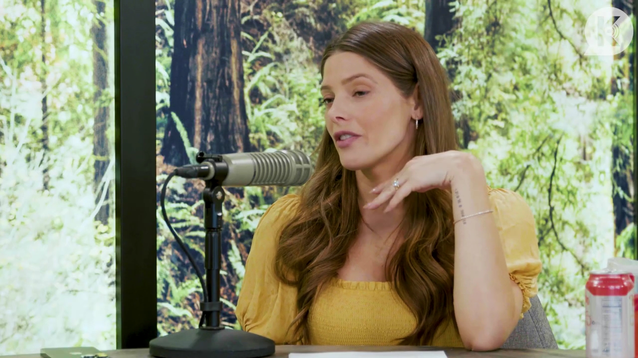 Ashley-Greene-dot-nl_TheTwilightEffect-BreakingDawnPart2-RewatchPart1of3-3020.jpg