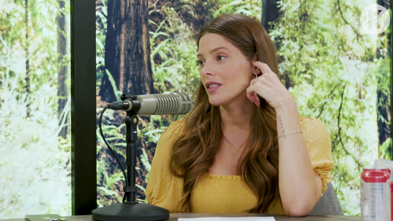 Ashley-Greene-dot-nl_TheTwilightEffect-BreakingDawnPart2-RewatchPart1of3-3021.jpg