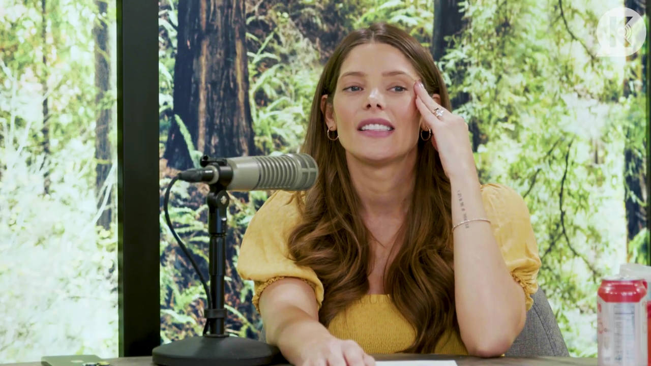 Ashley-Greene-dot-nl_TheTwilightEffect-BreakingDawnPart2-RewatchPart1of3-3041.jpg
