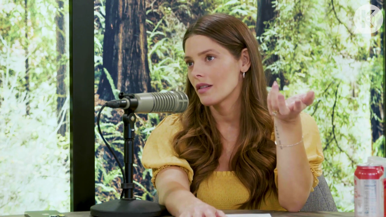 Ashley-Greene-dot-nl_TheTwilightEffect-BreakingDawnPart2-RewatchPart1of3-3058.jpg