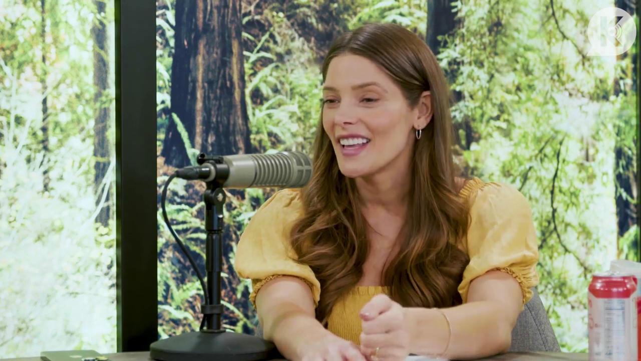 Ashley-Greene-dot-nl_TheTwilightEffect-BreakingDawnPart2-RewatchPart1of3-3075.jpg