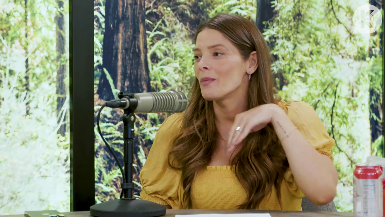 Ashley-Greene-dot-nl_TheTwilightEffect-BreakingDawnPart2-RewatchPart1of3-3077.jpg Ashley-Greene-dot-nl_TheTwilightEffect-BreakingDawnPart2-RewatchPart1of3-3077.jpg