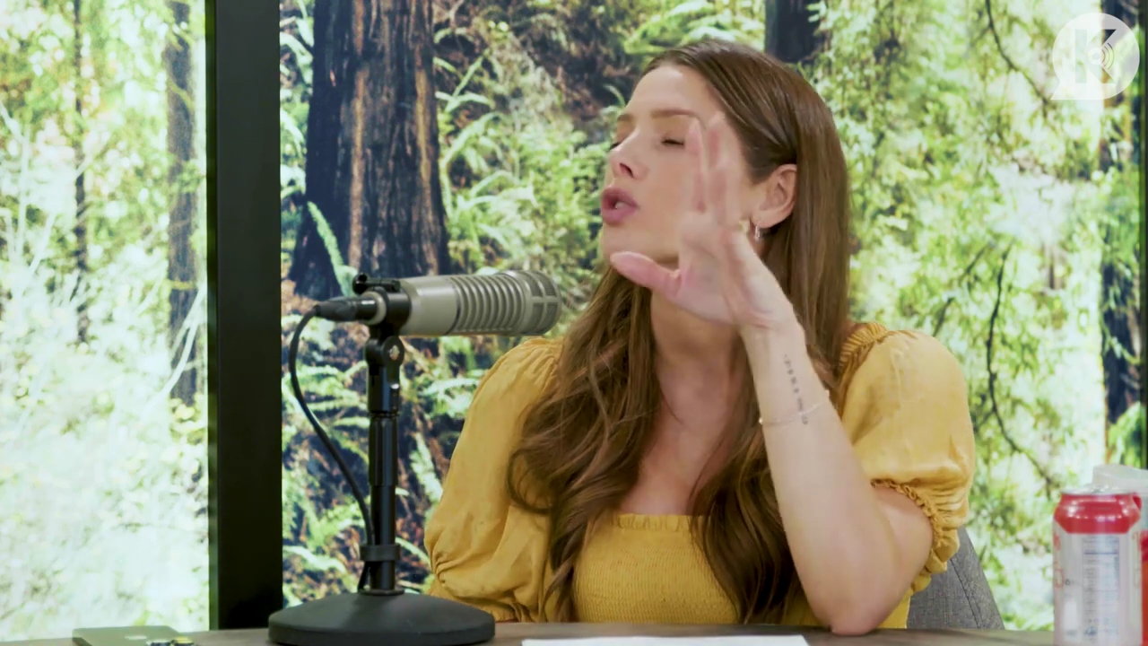 Ashley-Greene-dot-nl_TheTwilightEffect-BreakingDawnPart2-RewatchPart1of3-3078.jpg