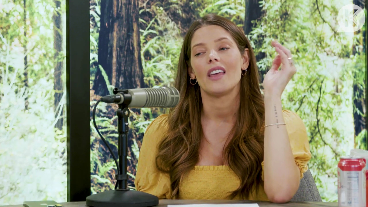 Ashley-Greene-dot-nl_TheTwilightEffect-BreakingDawnPart2-RewatchPart1of3-3089.jpg